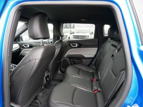 New 2025 Jeep Compass Limited image 7