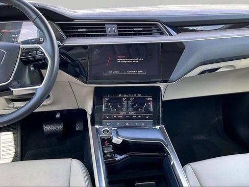 Used 2024 Audi Q8 e-tron Premium AWD/4WD image 6
