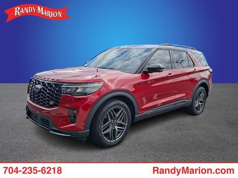 Used 2025 Ford Explorer ST AWD/4WD image 1