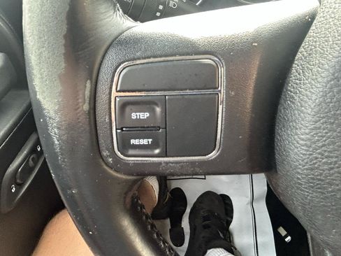 Used 2011 Jeep Wrangler Unlimited Sahara AWD/4WD image 19