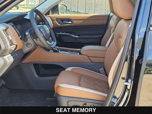 New 2026 Nissan Pathfinder Platinum image 11