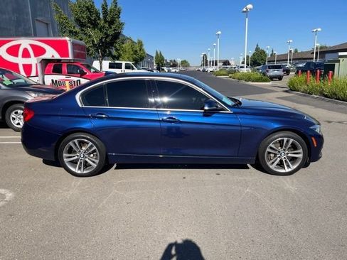 Used 2016 BMW 340i Sedan RWD image 4