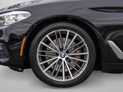 Used 2017 BMW 530i xDrive image 9