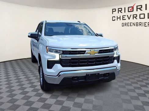 Used 2025 Chevrolet Silverado 1500 LT AWD/4WD image 3