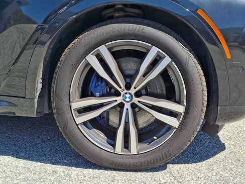 Used 2023 BMW X7 xDrive40i w/ M Sport Package AWD/4WD image 8