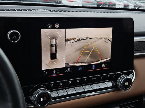 Certified 2024 GMC Canyon AT4 w/ AT4 Premium Package image 18