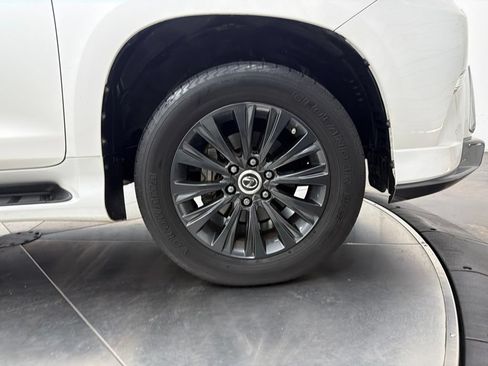 Used 2023 Lexus GX 460 Premium w/ Accessory Package AWD/4WD image 9