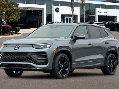 New 2026 Volkswagen Tiguan SE R-Line FWD image 8