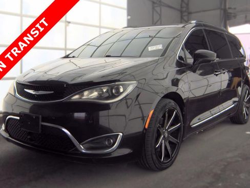 Used 2017 Chrysler Pacifica Touring-L Plus w/ Advanced Safetytec Group FWD image 1