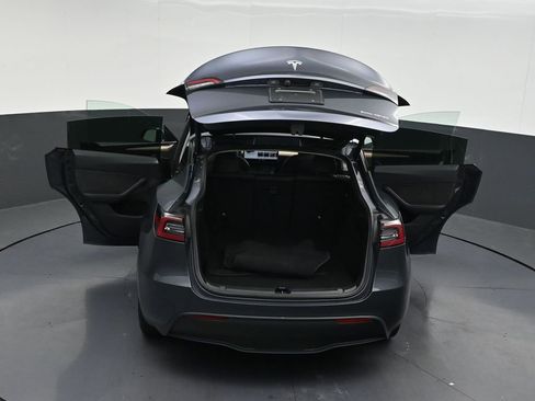 Used 2023 Tesla Model Y Long Range AWD/4WD image 34