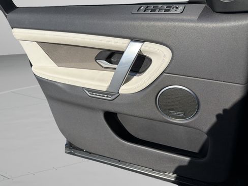 Used 2020 Land Rover Discovery Sport SE R-Dynamic image 25