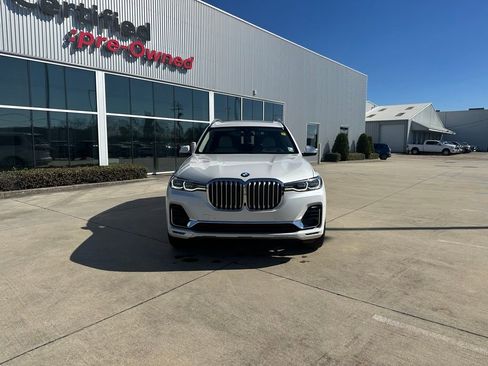 Used 2022 BMW X7 xDrive40i w/ Premium Package image 2