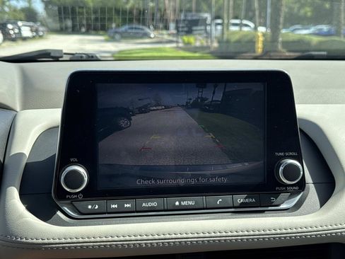 Used 2023 Nissan Rogue SV FWD image 21