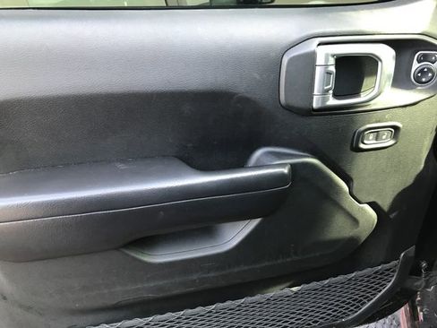 Used 2019 Jeep Wrangler Unlimited Sport S image 8