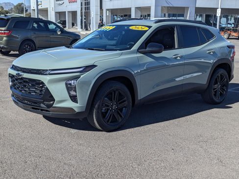 Used 2024 Chevrolet Trax ACTIV w/ Sunroof Package image 6