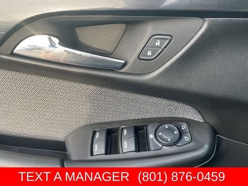 Used 2025 Chevrolet TrailBlazer LT AWD/4WD image 15