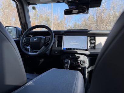 New 2025 Ford Bronco Outer Banks w/ Sasquatch Package