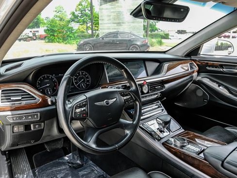 Used 2019 Genesis G90 5.0 Ultimate RWD image 3