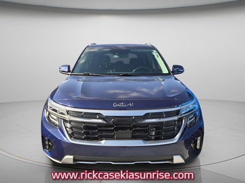 Used 2024 Kia Seltos SX w/ SX Sunroof Package AWD/4WD image 3
