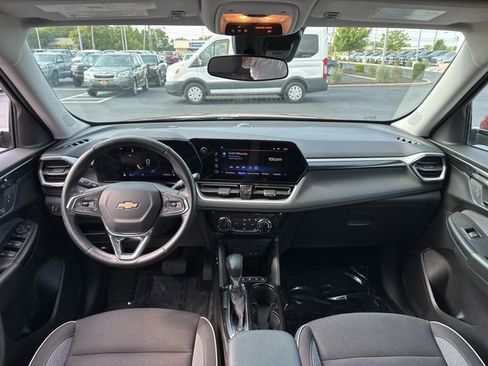 Used 2024 Chevrolet TrailBlazer LT w/ LT Cold Weather Package image 13