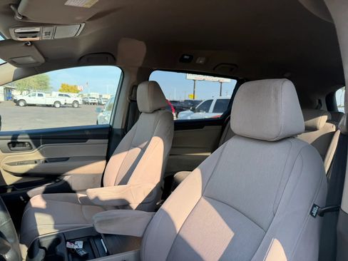Used 2018 Honda Odyssey EX image 19