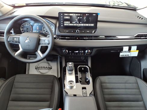 New 2026 Mitsubishi Outlander SE FWD image 12