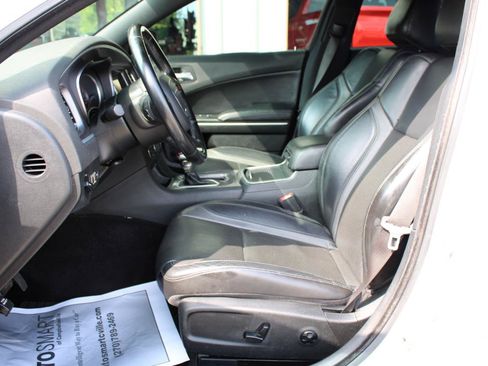 Used 2020 Dodge Charger SXT w/ Leather Interior Group RWD image 16
