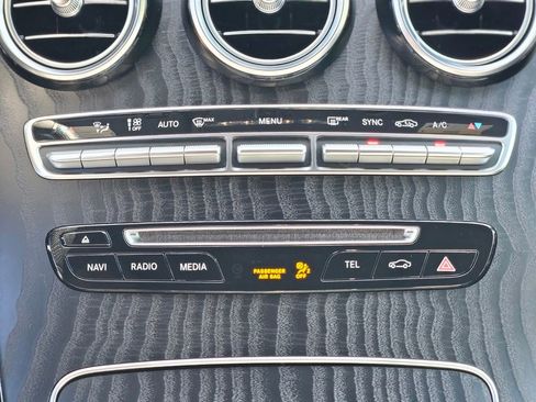 Used 2018 Mercedes-Benz GLC 300 4MATIC image 23