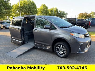 Used 2020 Toyota Sienna XLE w/ XLE Navigation Package