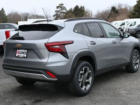 New 2026 Chevrolet Trax LT w/ Driver Confidence Package image 5