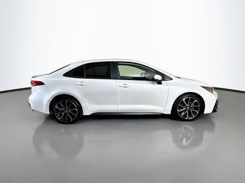 Used 2022 Toyota Corolla XSE FWD image 11