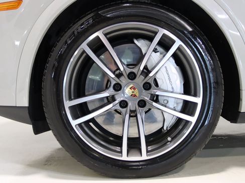 Used 2020 Porsche Cayenne Turbo AWD/4WD image 90