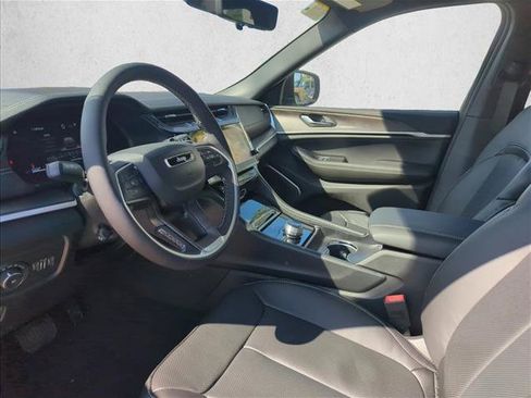 Used 2026 Jeep Grand Cherokee Limited AWD/4WD image 2