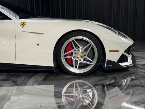 Used 2015 Ferrari F12 Berlinetta RWD image 15
