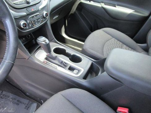 Used 2019 Chevrolet Equinox LT FWD image 15