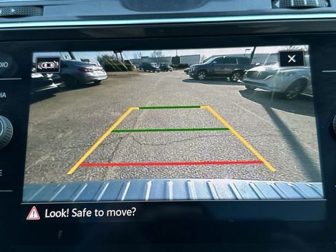 Used 2021 Volkswagen Tiguan SEL image 17