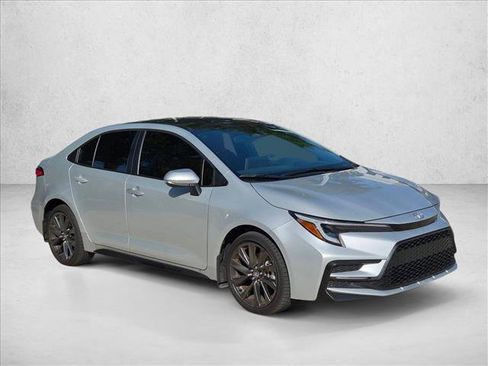 Used 2026 Toyota Corolla SE w/ SE Package FWD image 3