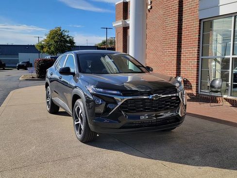 New 2026 Chevrolet Trax RS w/ Sunroof Package image 3