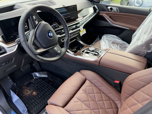 Used 2026 BMW X5 xDrive50e AWD/4WD image 11
