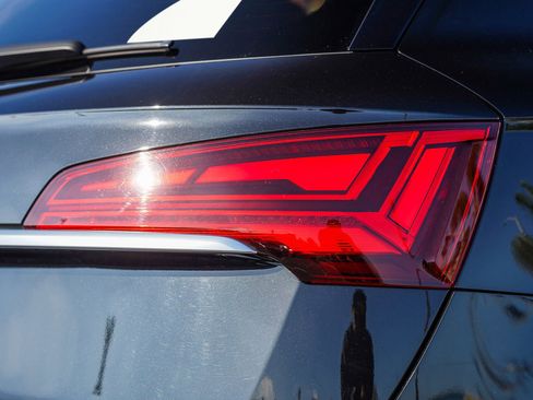 Used 2023 Audi SQ5 Premium Plus w/ Premium Plus Package image 11