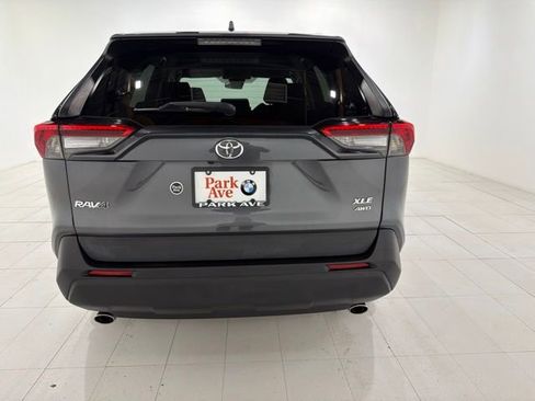 Used 2021 Toyota RAV4 XLE AWD/4WD image 4