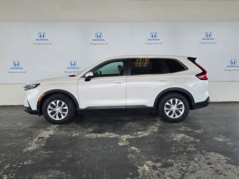 Used 2025 Honda CR-V LX image 3