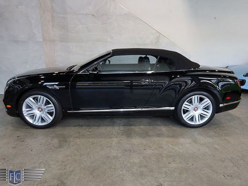 Used 2016 Bentley Continental GT image 3