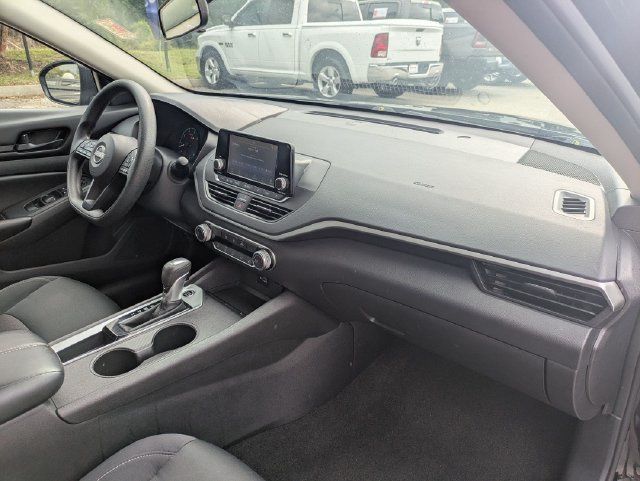 Used 2024 Nissan Altima 2.5 S FWD image 36