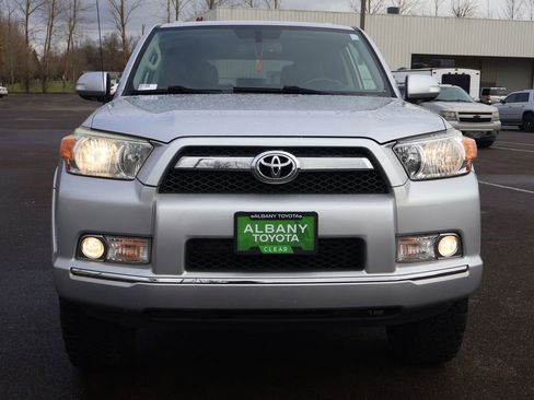 Used 2011 Toyota 4Runner SR5 w/ Convenience Pkg image 10