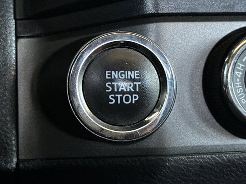 Used 2020 Toyota Tacoma TRD Off-Road w/ TRD Premium Off Road Package AWD/4WD image 23