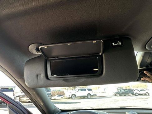 Used 2025 Chevrolet Trax RS image 29