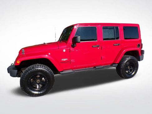 Used 2014 Jeep Wrangler Unlimited Sahara w/ Trailer Tow Group AWD/4WD image 3