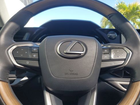 Used 2023 Lexus RX 350 w/ Accessory Package (Z1) image 22