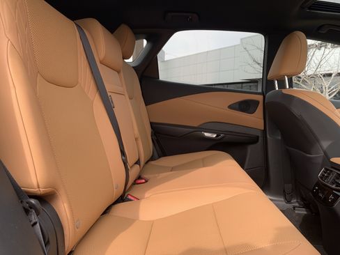 Used 2025 Lexus RX 350 Premium image 33